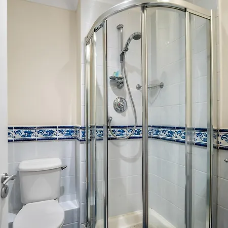 Apartment 4 Harbour Heights Clifden