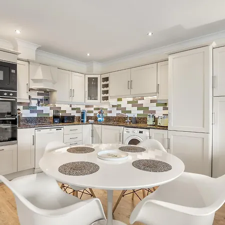 Apartment 4 Harbour Heights Clifden
